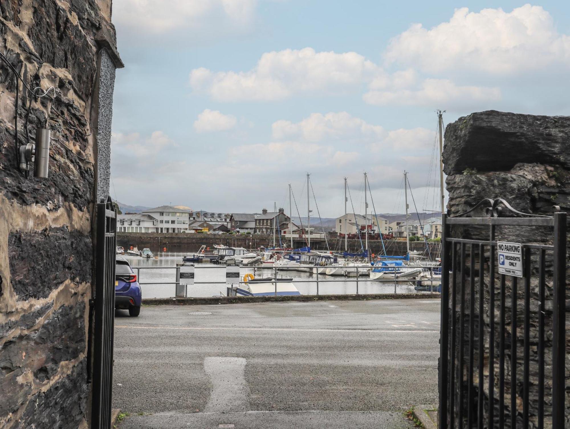 Appartamento Cornhill Courtyard Porthmadog Esterno foto